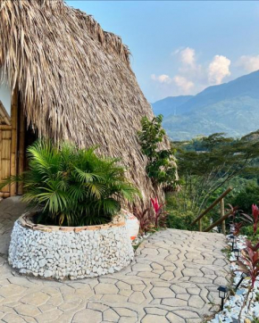 Cabaña Glamping vista verde Cocorna